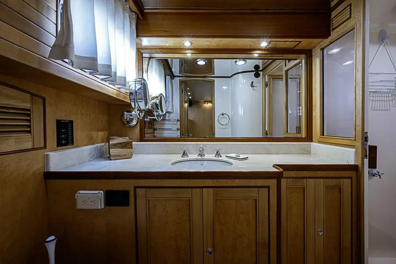 Slide: The Image of Marlow Explorer 66E 2014 - 5878840