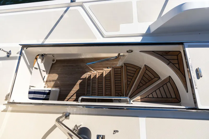 Slide: The Image of Marlow 72 GRIFFIN - Exterior 2007 Marlow 72 GRIFFIN - 5879083