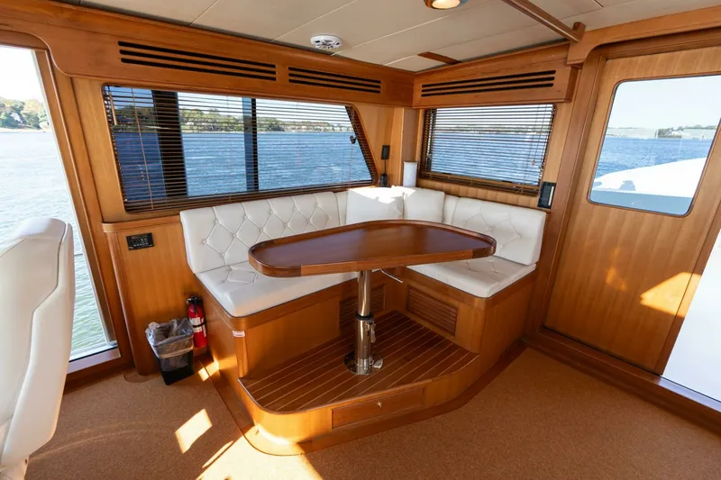 Slide: The Image of Marlow 72 GRIFFIN - Command Bridge Seating 2007 Marlow 72 GRIFFIN - 7650888