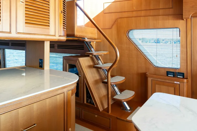 Slide: The Image of Marlow 72 GRIFFIN - Interior 2007 Marlow 72 GRIFFIN - 7650890