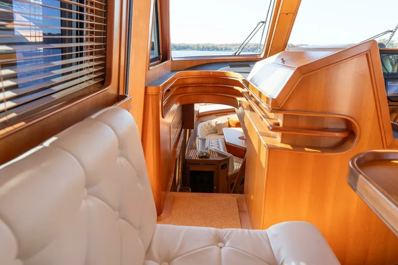 Slide: The Image of Marlow 72 GRIFFIN - Interior 2007 Marlow 72 GRIFFIN - 7650910