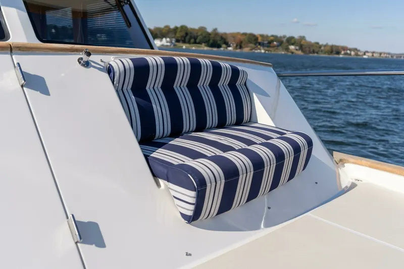 Slide: The Image of Marlow 72 GRIFFIN - Exterior Forward Seating 2007 Marlow 72 GRIFFIN - 7650876