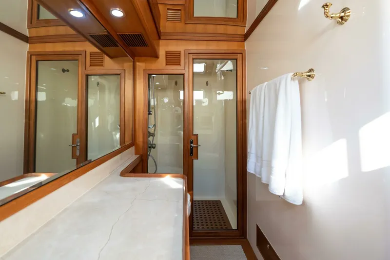 Slide: The Image of Marlow 72 GRIFFIN - Master Stateroom Ensuite Head 2007 Marlow 72 GRIFFIN - 7650929