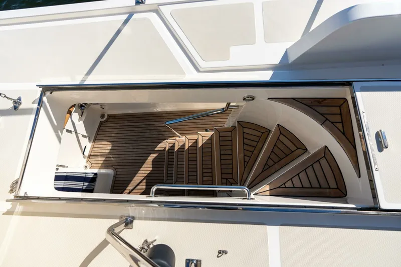 Slide: The Image of Marlow 72 GRIFFIN - Exterior 2007 Marlow 72 GRIFFIN - 7650879