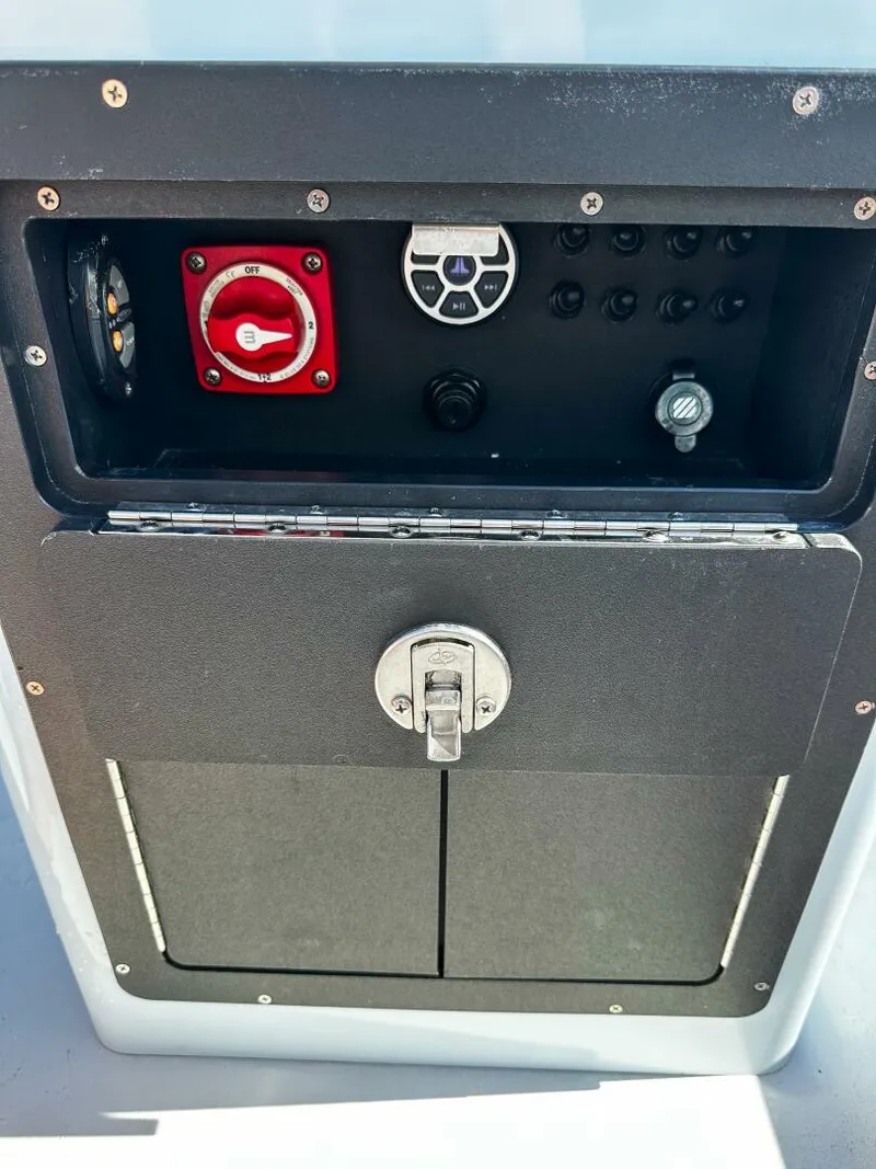 Slide: The Image of East Cape Evo V 2020 - 5879051