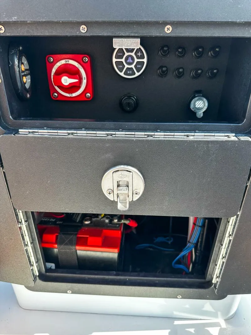 Slide: The Image of East Cape Evo V 2020 - 5879050