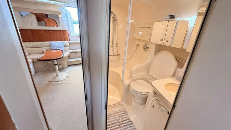 Slide: The Image of Sea Ray 410 Express Cruiser 2001 - 5880841