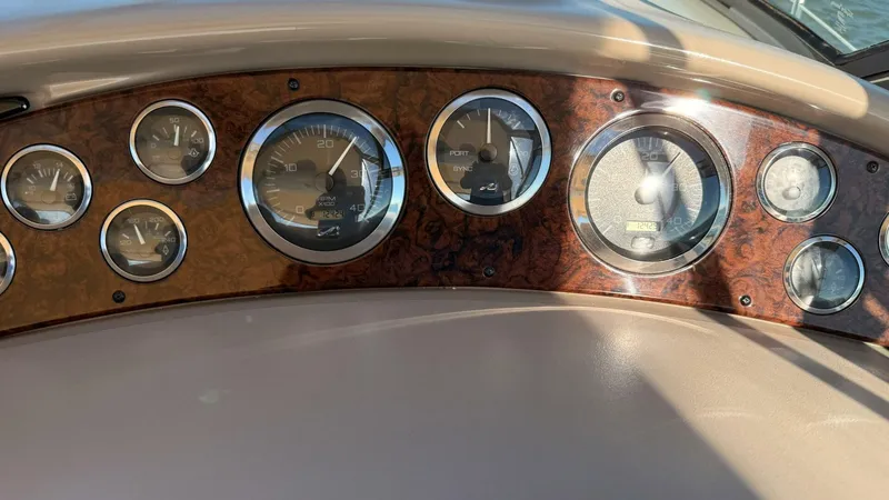 Slide: The Image of Sea Ray 410 Express Cruiser 2001 - 5880859