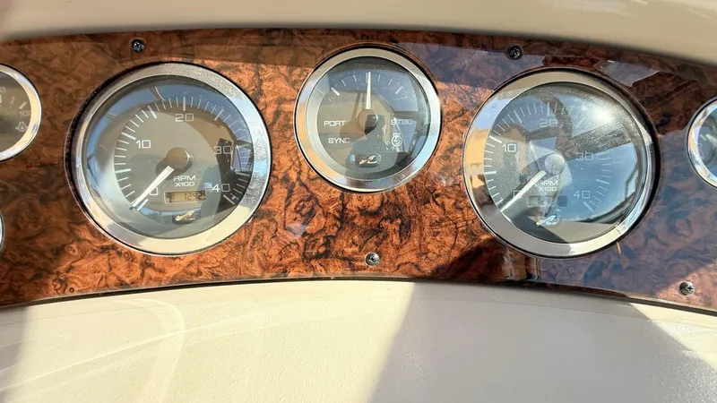 Slide: The Image of Sea Ray 410 Express Cruiser 2001 - 5880860