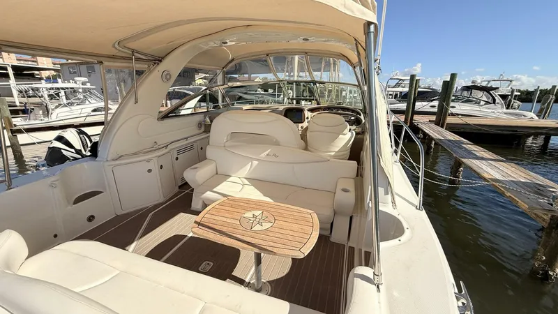 Slide: The Image of Sea Ray 410 Express Cruiser 2001 - 5880862