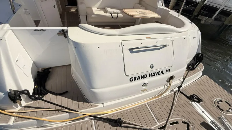 Slide: The Image of Sea Ray 410 Express Cruiser 2001 - 5880870