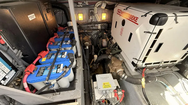 Slide: The Image of Sea Ray 410 Express Cruiser 2001 - 5880877