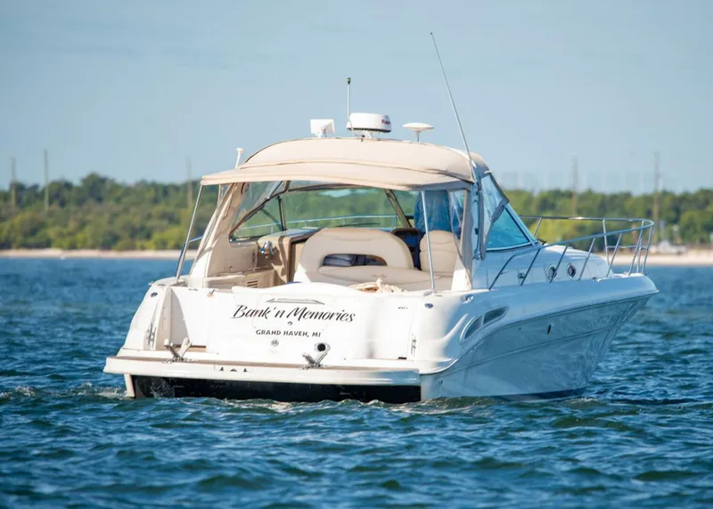 Slide: The Image of Sea Ray 410 Express Cruiser 2001 - 5880824