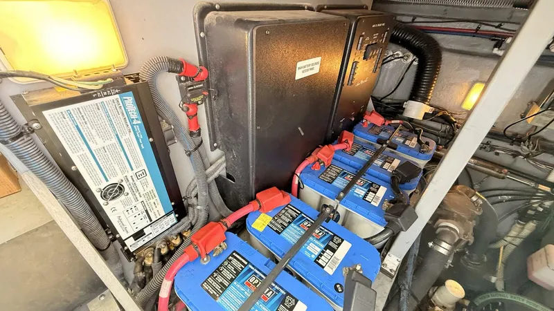 Slide: The Image of Sea Ray 410 Express Cruiser 2001 - 5880878