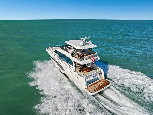 Slide: The Image of Prestige 520 Flybridge 2022 - 101