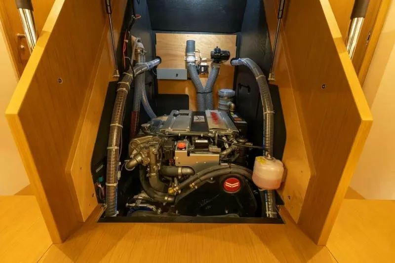 Slide: The Image of Beneteau First 60 Engine - 5886309