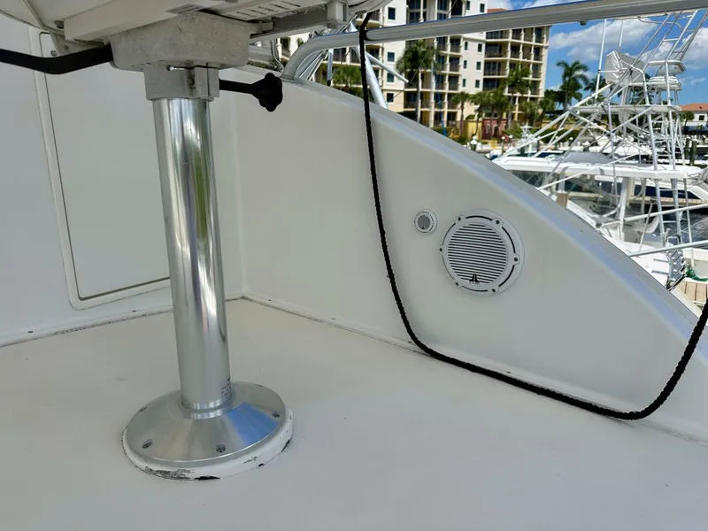 Slide: The Image of Ocean Yachts 50 GOLD COAST - Fly Bridge Helm 2005 Ocean Yachts 50 GOLD COAST - 5882354
