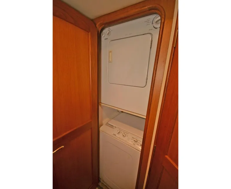 Slide: The Image of Ocean Yachts 50 GOLD COAST - Washer and Dryer  2005 Ocean Yachts 50 GOLD COAST - 5882377