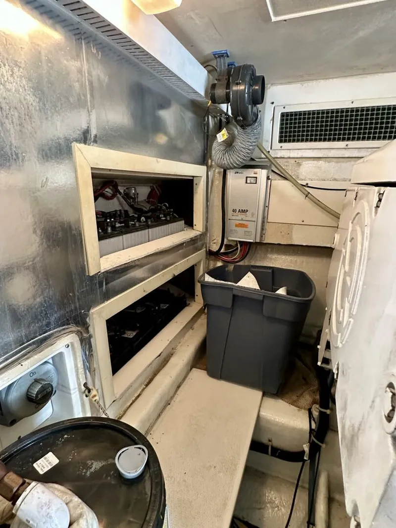 Slide: The Image of Ocean Yachts 50 GOLD COAST - Engine Room 2005 Ocean Yachts 50 GOLD COAST - 5882359