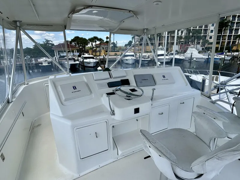 Slide: The Image of Ocean Yachts 50 GOLD COAST - Fly Bridge Helm 2005 Ocean Yachts 50 GOLD COAST - 5882342