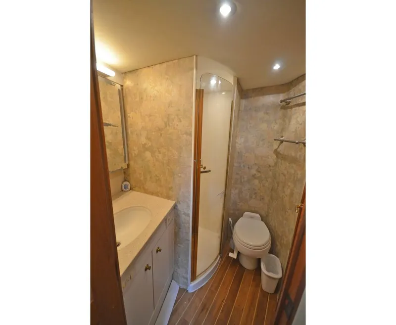 Slide: The Image of Ocean Yachts 50 GOLD COAST - VIP Guest Stateroom Head 2005 Ocean Yachts 50 GOLD COAST - 5882373