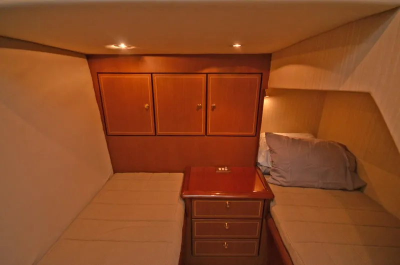 Slide: The Image of Ocean Yachts 50 GOLD COAST - Guest Cabin 2005 Ocean Yachts 50 GOLD COAST - 5882376
