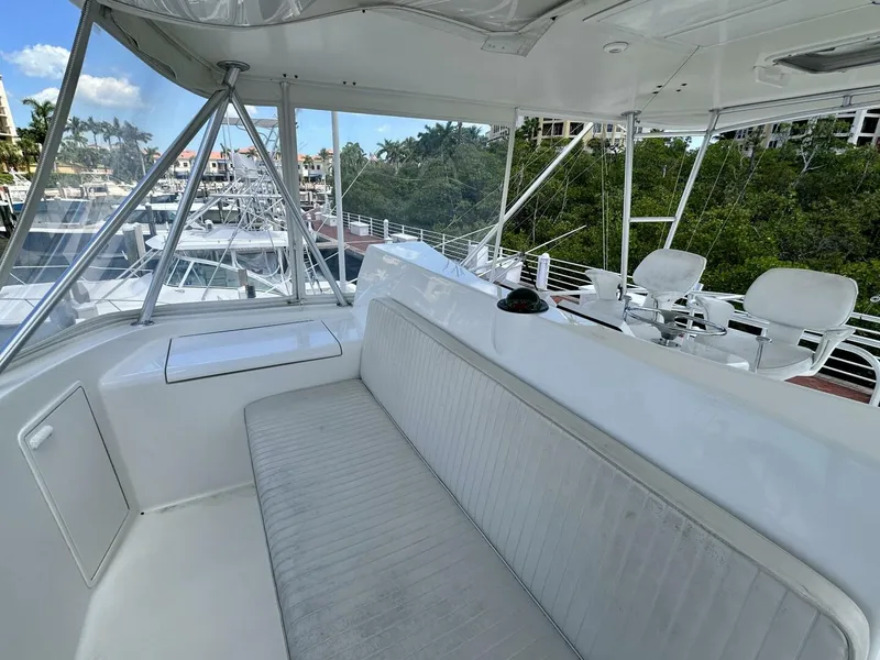 Slide: The Image of Ocean Yachts 50 GOLD COAST - Fly Bridge Helm Seating 2005 Ocean Yachts 50 GOLD COAST - 5882343