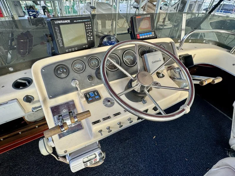 Slide: The Image of Silverton 34 Convertible 1979 - 5882949