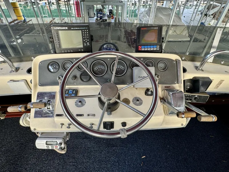 Slide: The Image of Silverton 34 Convertible 1979 - 5882950