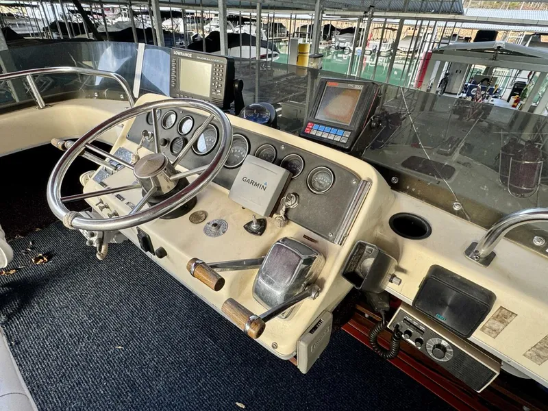 Slide: The Image of Silverton 34 Convertible 1979 - 5882951