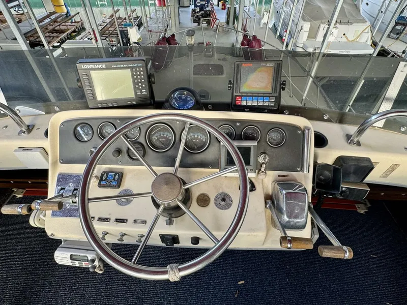 Slide: The Image of Silverton 34 Convertible 1979 - 5882953