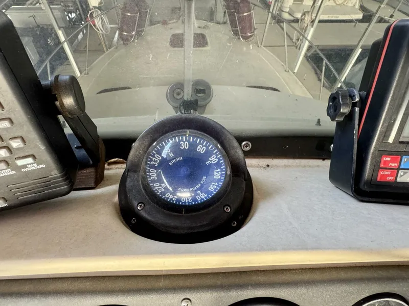 Slide: The Image of Silverton 34 Convertible 1979 - 5882954