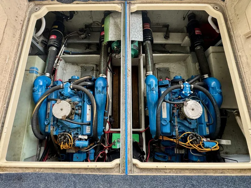 Slide: The Image of Silverton 34 Convertible 1979 - 5882976