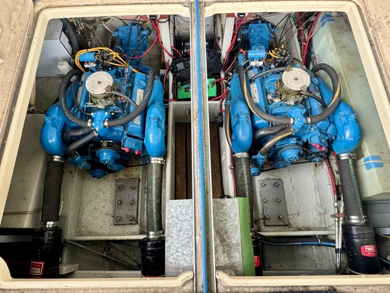 Slide: The Image of Silverton 34 Convertible 1979 - 5882980