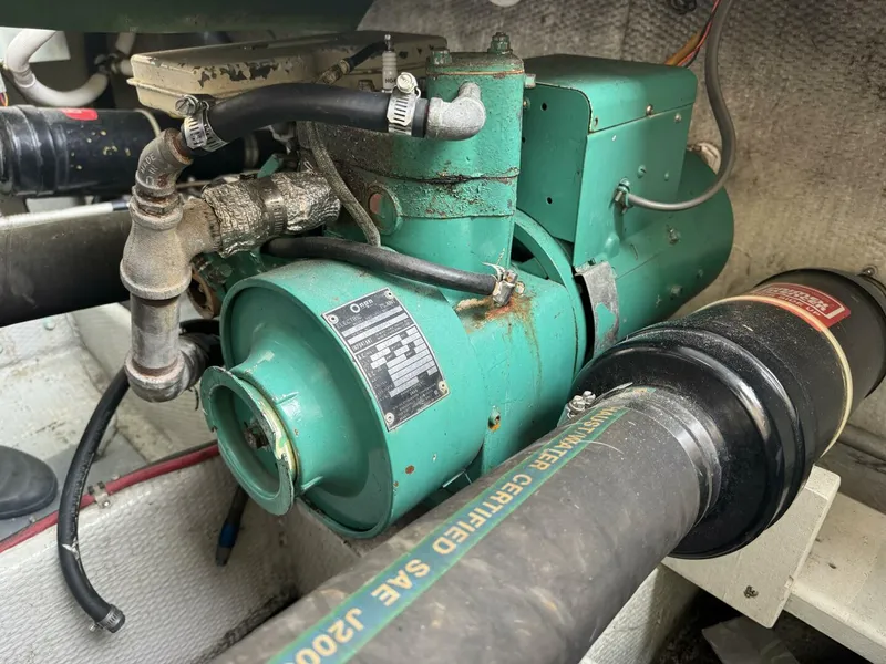 Slide: The Image of Silverton 34 Convertible 1979 - 5882986