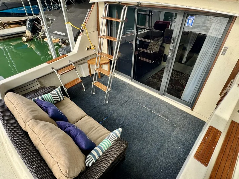 Slide: The Image of Silverton 34 Convertible 1979 - 5882990