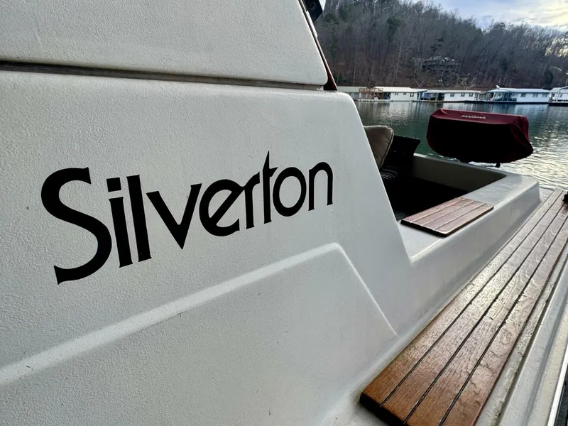 Slide: The Image of Silverton 34 Convertible 1979 - 5883004