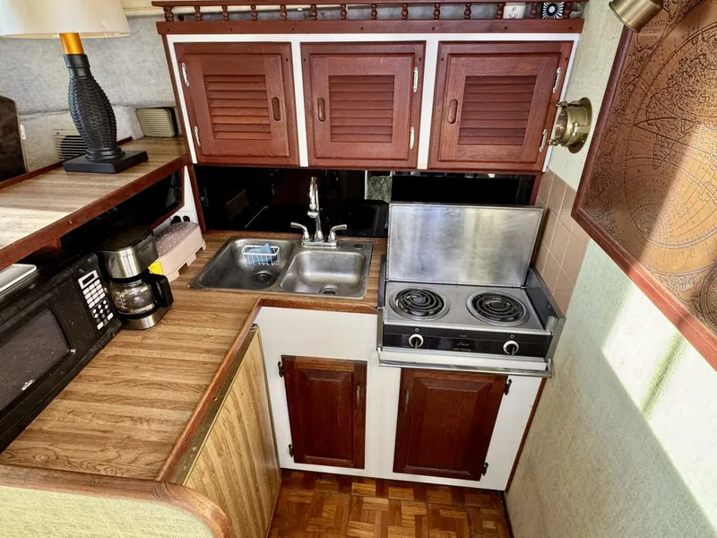 Slide: The Image of Silverton 34 Convertible 1979 - 5882891