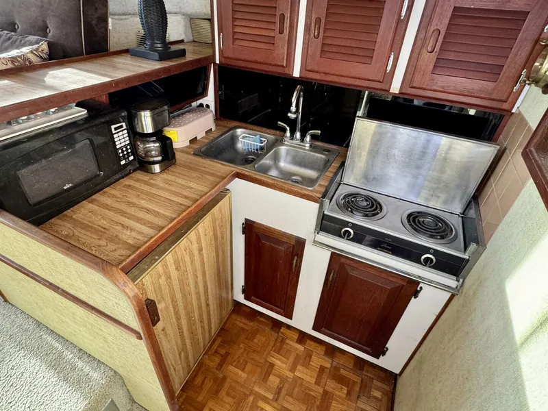 Slide: The Image of Silverton 34 Convertible 1979 - 5882892