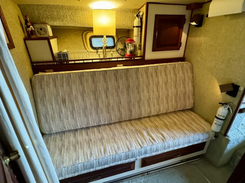 Slide: The Image of Silverton 34 Convertible 1979 - 5882900