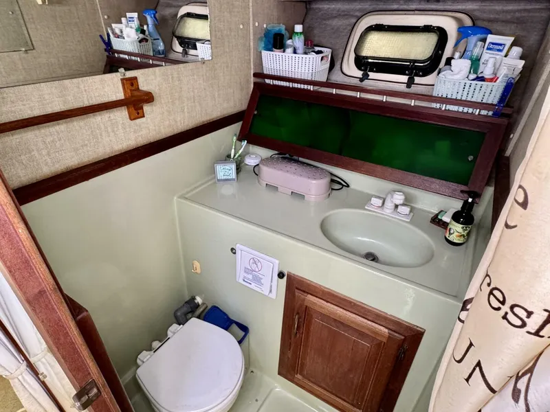 Slide: The Image of Silverton 34 Convertible 1979 - 5882907