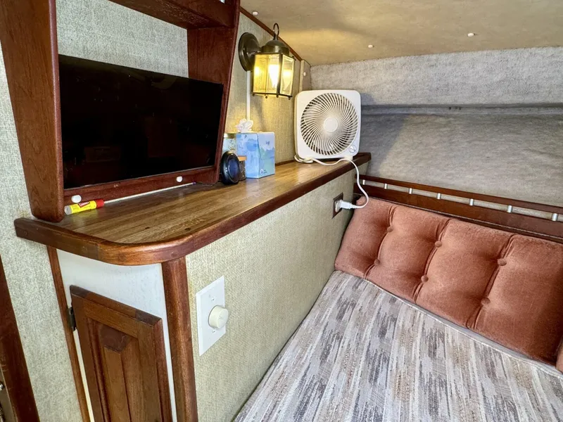 Slide: The Image of Silverton 34 Convertible 1979 - 5882916