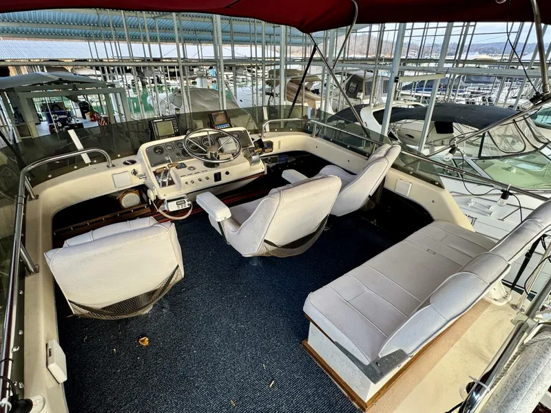 Slide: The Image of Silverton 34 Convertible 1979 - 5882939