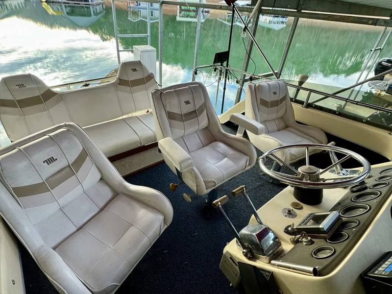 Slide: The Image of Silverton 34 Convertible 1979 - 5882945