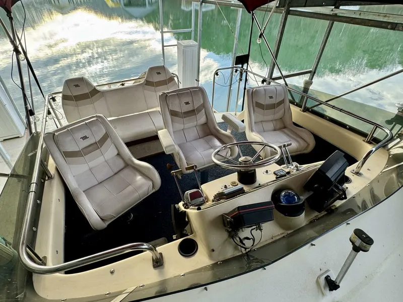 Slide: The Image of Silverton 34 Convertible 1979 - 5882946