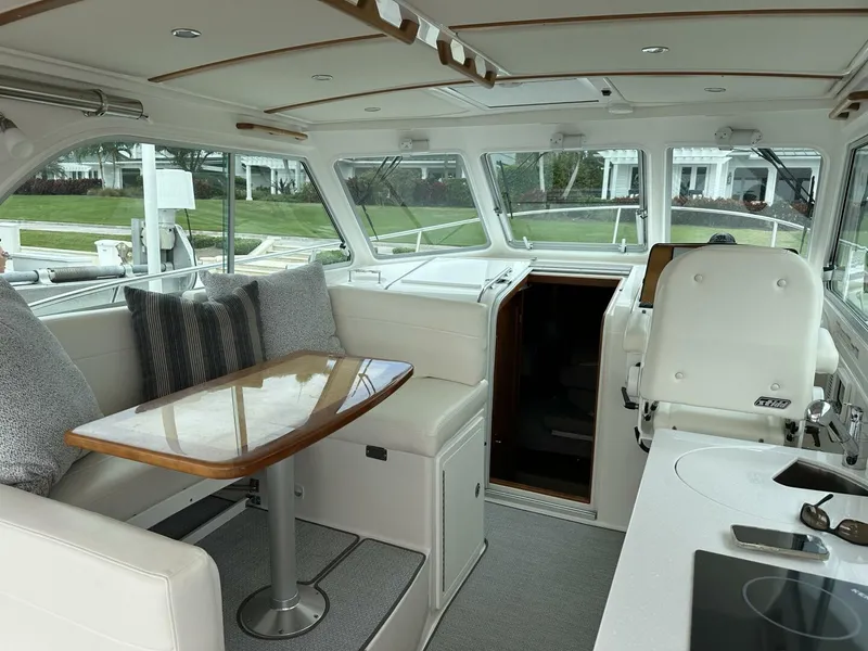 Slide: The Image of Back Cove 34 SHE'S A LADY - Cockpit/Helm 2022 Back Cove 34 SHE'S A LADY - 5883113