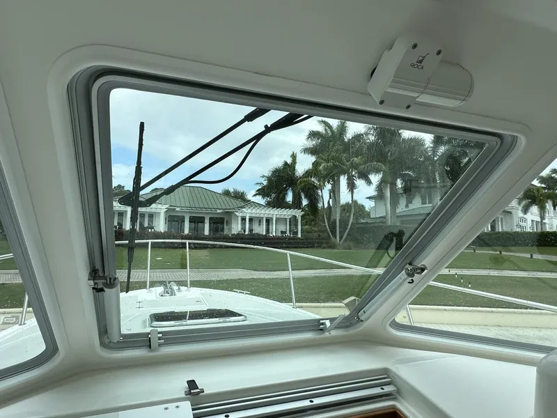 Slide: The Image of Back Cove 34 SHE'S A LADY - Helm 2022 Back Cove 34 SHE'S A LADY - 5883116