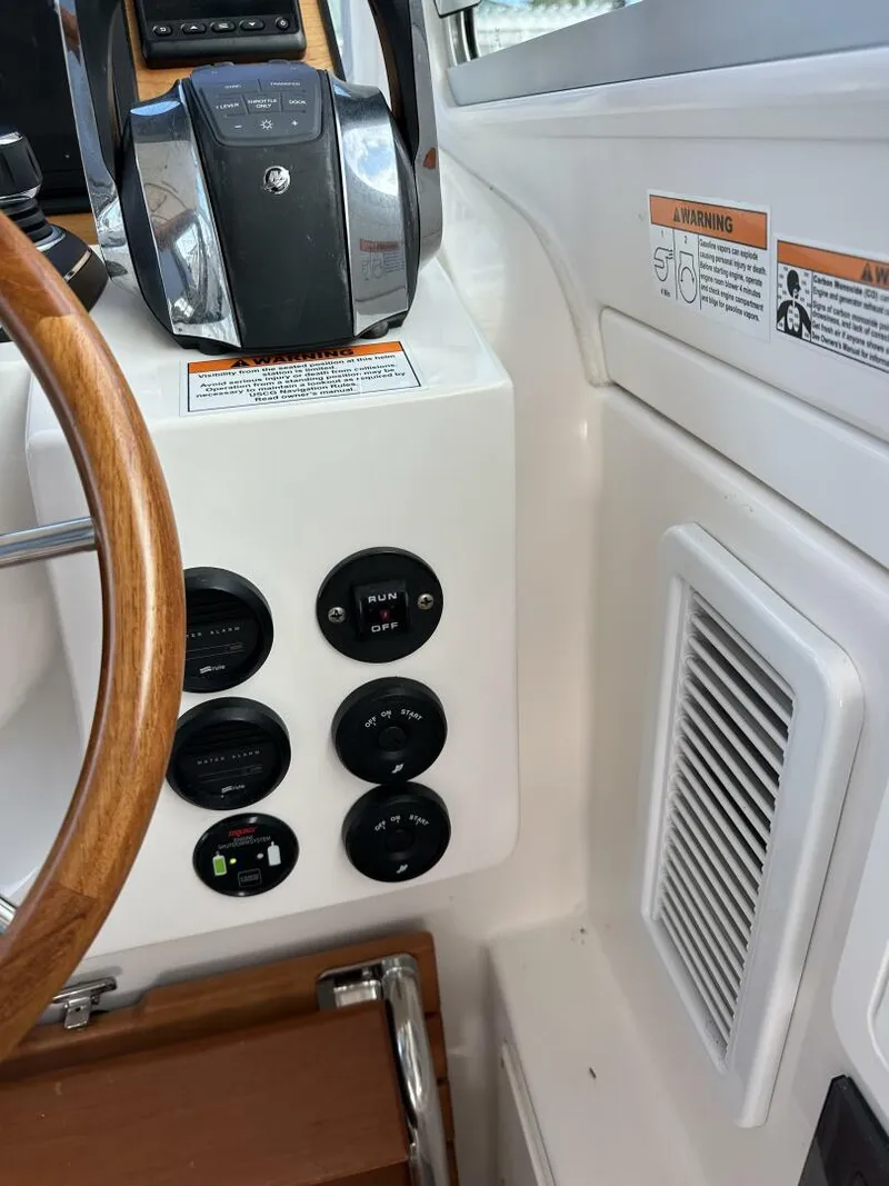 Slide: The Image of Back Cove 34 SHE'S A LADY - Helm 2022 Back Cove 34 SHE'S A LADY - 5883193