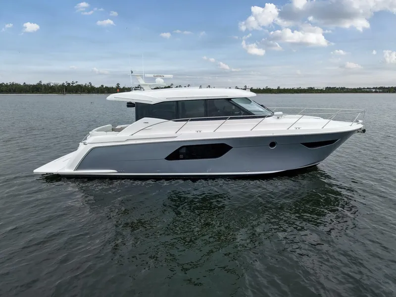 Slide: The Image of 2019 Tiara Yachts C49 Coupe Exterior Profiles (4) - 5883505