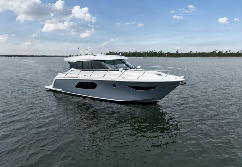 Slide: The Image of 2019 Tiara Yachts C49 Coupe Exterior Profiles (5) - 5883506